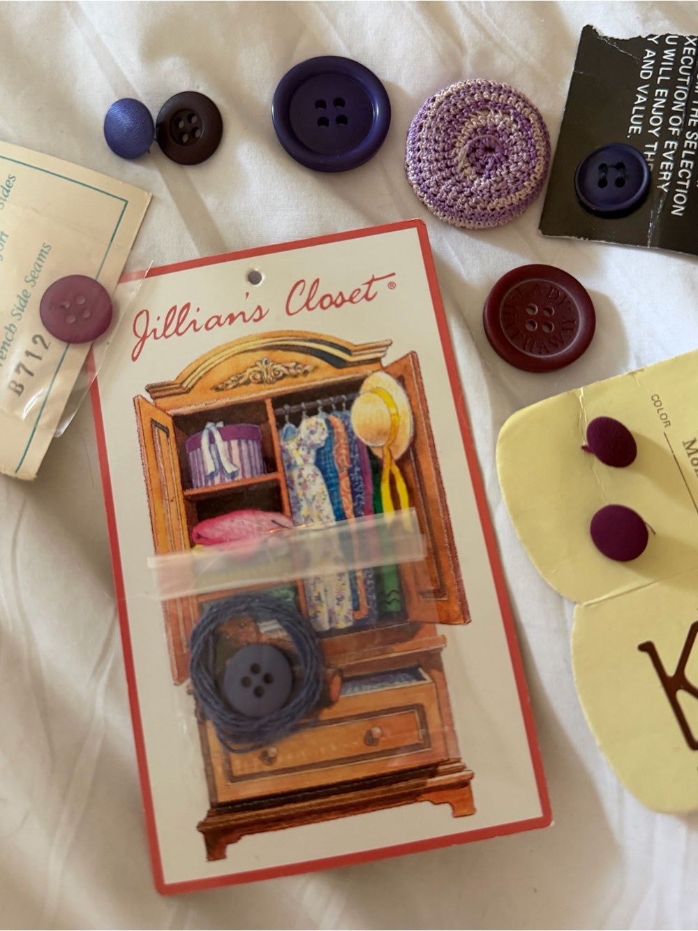 🪻10Pc Vintage Button Bundle ~ purple